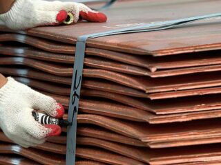 Cobre cae tras datos comercio de China que agravan desánimo