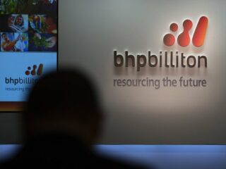 BHP cierra cuatro contratos con energía renovable para operaciones en Chile