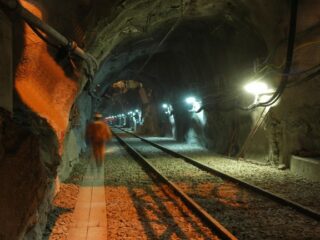 Codelco informa que seis de sus ocho divisiones se encuentran operando en medio de paro