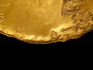 Oro cotiza estable antes de cumbre Brexit, paladio alcanza un récord