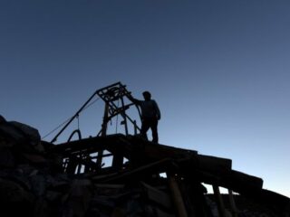 Minería destina recursos a 22 proyectos de pequeños productores de oro