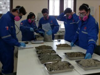 Universidad de Talca: Transformando desechos mineros en insumos