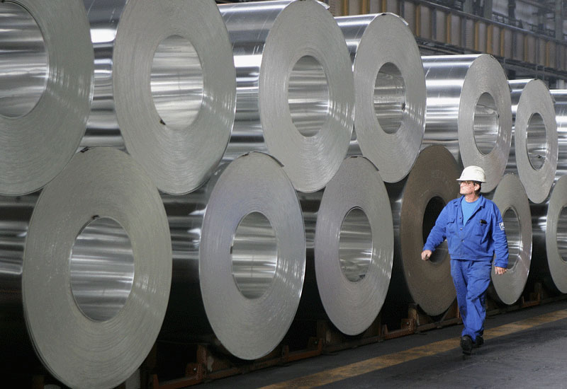 Aluminio extiende ganancias a máximo de seis semanas; cobre se afirma por comercio