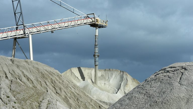México, con la mina de litio más grande del mundo; chinos buscan explotarla