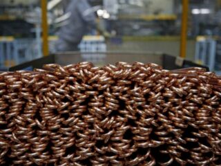 Cobre sube gracias a mayor apetito por el riesgo ante menores tensiones comerciales