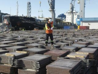 Cobre toca máximo de cuatro meses y medio por optimismo sobre demanda china