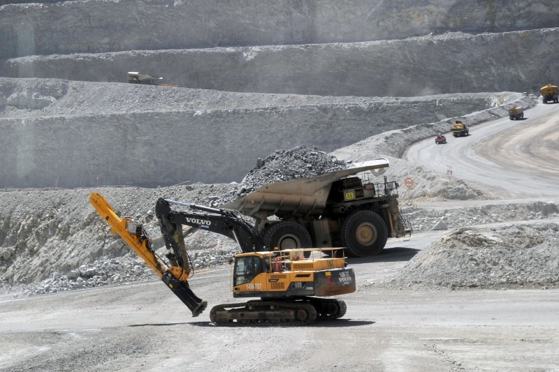 Expertos proyectan futuros desafíos de la minería en la región y el país