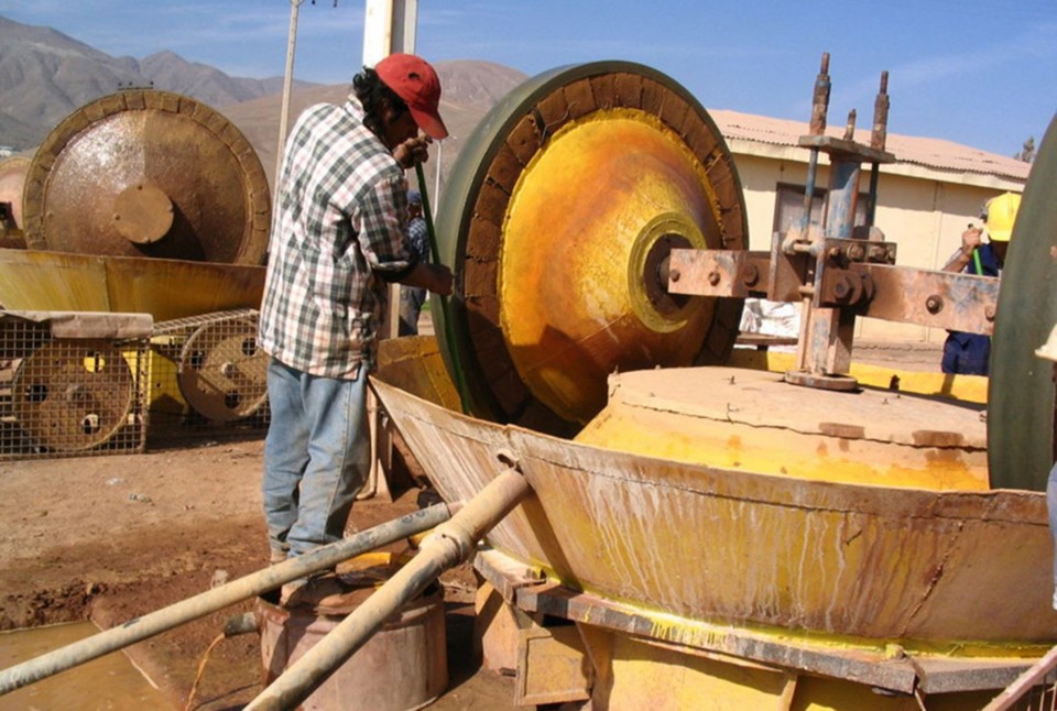 Perú impulsa proyecto para reducir el uso de mercurio en la minería artesanal