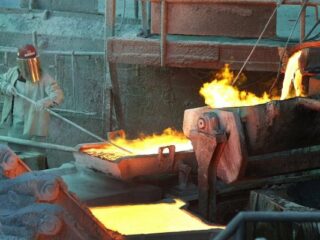 Esto se llama partir mal el año: cobre cae casi 10% en enero y alcanzó una histórica racha negativa