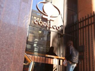 Codelco sale al mercado y coloca bonos para financiar la operación