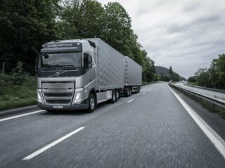 <b style="color:#1251b5">Volvo </b> presenta en Europa la nueva generación de camiones FH, FM y FMX