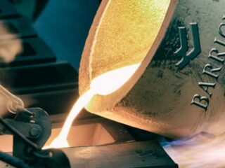 Barrick entra en segunda fase de plan de recuperación a un año de su fusión con Randgold Resource