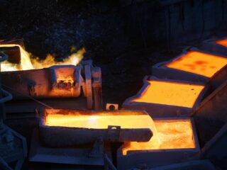 Cobre en caída libre: inversionistas dudan que China salve el mercado del metal