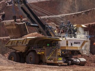 Cobre se desploma y deja a más de la mitad de la producción chilena operando a pérdida