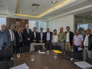 Ministro Prokurica junto a Enami dan respuestas a pequeños mineros de Combarbalá