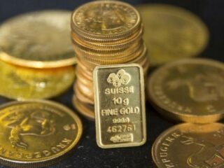 Oro cae antes de dato sobre desempleo en EEUU