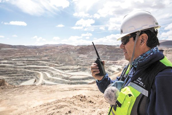 Minera Teck paraliza obras de Quebrada Blanca Fase II por avance de coronavirus