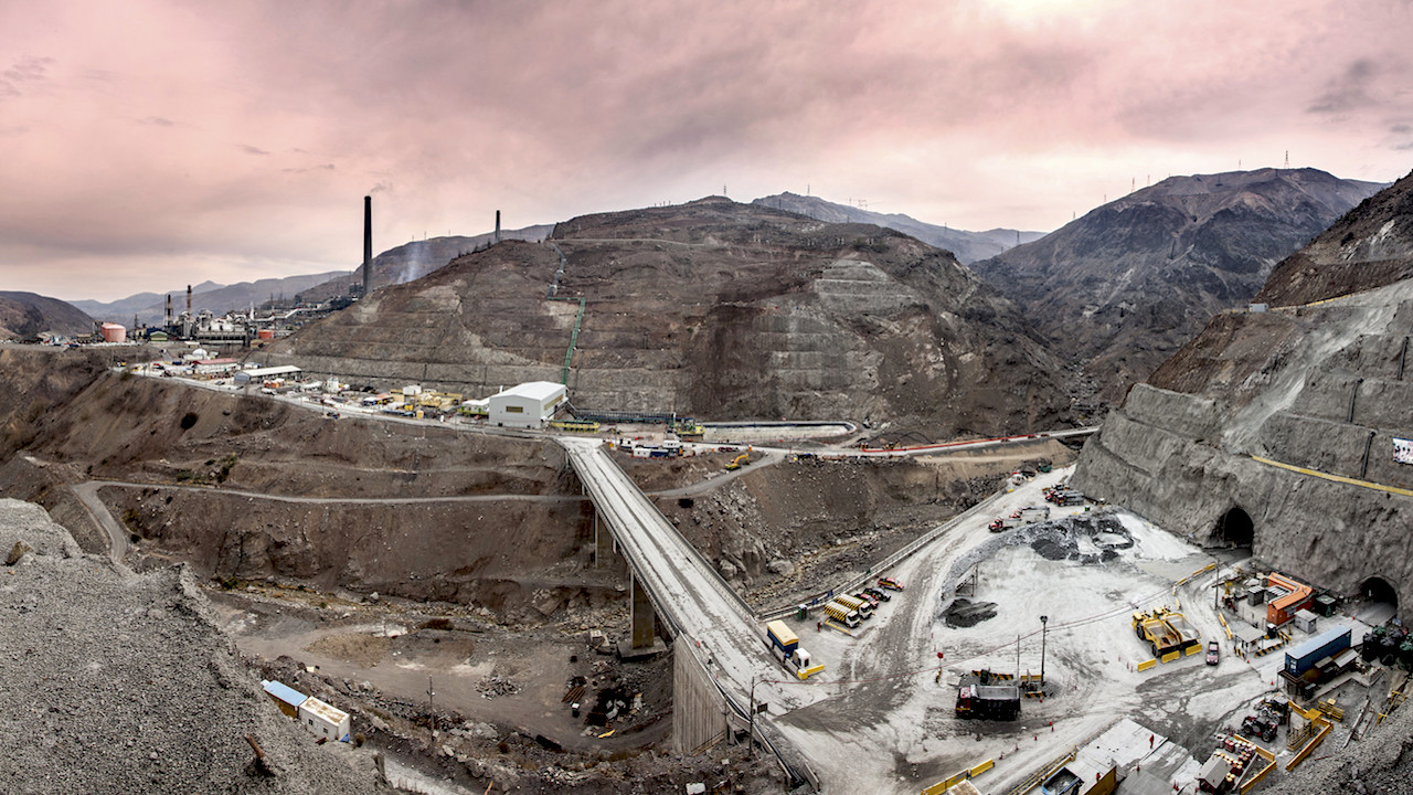 Brecha entre las mineras N° 1 y el N° 2 de cobre se amplían a medida que la producción de Codelco cae 5.3%