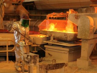 Cochilco rebaja proyección de precio del cobre para 2020 a US$ 2,40 la libra