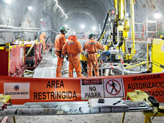 Codelco y trabajadores impulsan iniciativa para extender operación del rajo de Chuquicamata