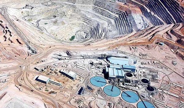 Utilidades de Minera Escondida se desploman en un 34%