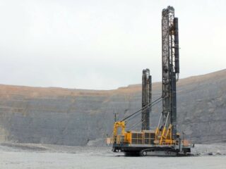 Ajustes en obras mineras y forestales totalizarían unos US$ 900 millones