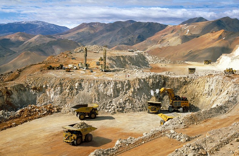 Más de 70 mineras deben auditar planes de cierre de faenas en medio de complejo escenario