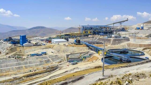 Perú anuncia reapertura gradual de la minería y otros sectores a partir de mayo