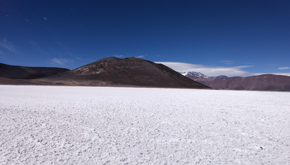 (Argentina) Minera australiana se asocia con firma argentina para extraer litio en Catamarca