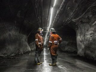 Codelco sigue ajustando sus operaciones por la pandemia: división El Teniente acuerda jornada excepcional