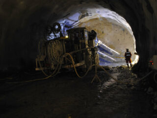Codelco extrema medidas para contener covid-19 y suspende proyecto Nuevo Nivel Mina de El Teniente