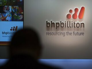 BHP logra sortear crisis sanitaria, pero prevé baja en la producción para año fiscal 2021