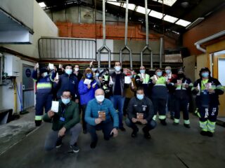 Ministro Prokurica entrega “kit de protección” con insumos que incorporan cobre a funcionarios de aseo de Santiago