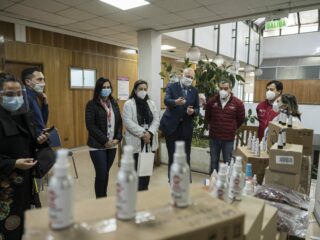 Ministro Prokurica entrega productos con cobre a funcionarios de salud de Independencia