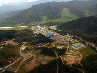 (Ecuador) Empresa EcuaCorriente suspende parcialmente sus actividades en la mina Mirador por casos de covid-19