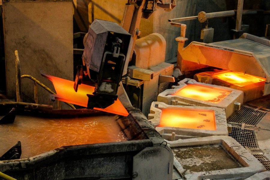 El alza del metal empuja al alza acciones de mineras que operan en Chile