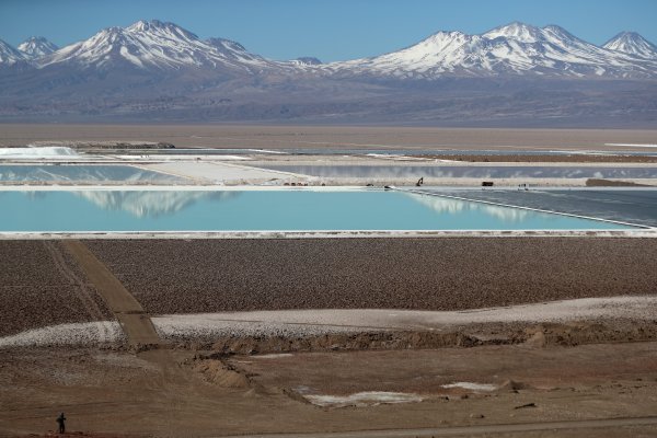 SQM reacciona ante revisión que hará la SMA de plan para evitar multa por extracción de salmueras sobre lo autorizado en el Salar de Atacama