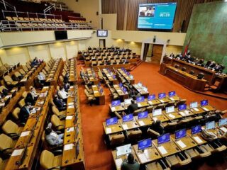 Comisión de Minería de la Cámara entra al ruedo por caso seguros de Codelco