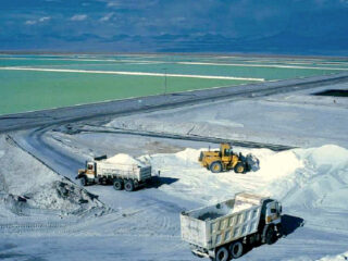 Tianqi Lithium detiene plan de venta de acciones después de cuestionamientos de bolsa china