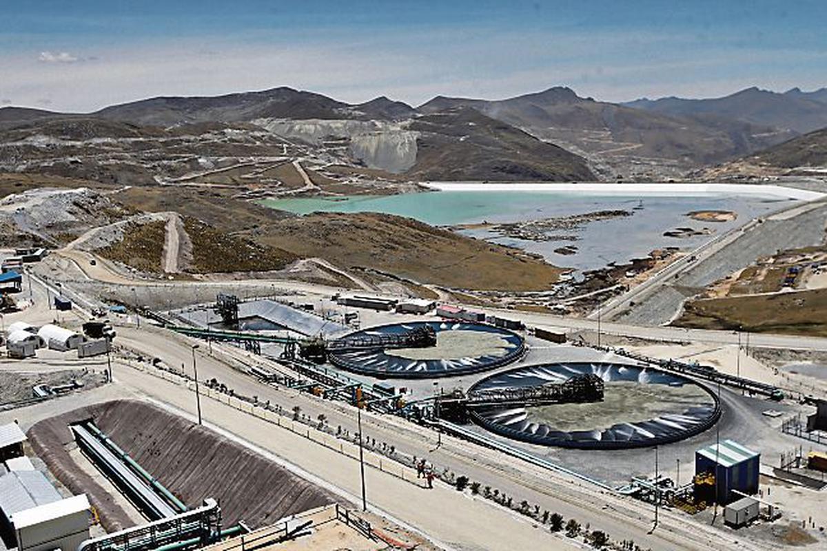 Bloqueos a mina peruana Las Bambas impiden exportar concentrado de cobre por US$ 530 millones