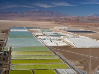 Sociedad ligada a Julio Ponce concreta venta de acciones de SQM ¿Quiénes se quedaron con ellas?