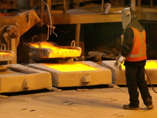 Cómo fue el "súper ciclo" del cobre: Sus hitos, cifras y los actuales números que ilusionan con el inicio de un nuevo "boom"
