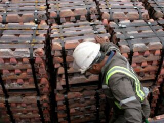 Mineras de Chile disminuirían en 4% los costos frente a la caída de precio del cobre