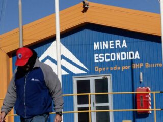 BHP reporta baja en producción de Escondida y alerta que entorno operativo de sus activos en Chile será más desafiante este trimestre