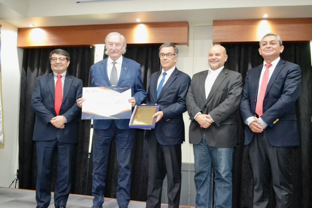 Epiroc y Andrzej Zablocki: Recibieron reconocimiento de la Cámara Minera de Chile y la UDLA