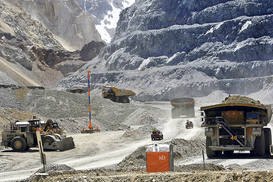 Mineras de cobre en Chile no escapan al impacto de las intensas protestas