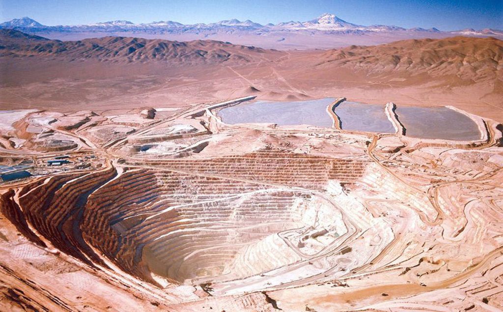 Escondida, la mina de cobre más grande del mundo, usará 100% energía renovable