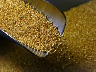 Oro se estabiliza antes de minutas de la Fed y negociaciones EEUU-China