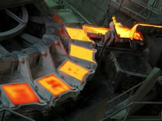 Cobre sube antes de diálogo comercial China-EEUU