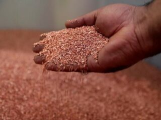 Cobre cae por cuarto día presionado por crecientes temores sobre comercio